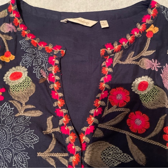 Soft Surroundings Banjara Floral Embroidered Boho Peasant Top W Pockets Size L - Picture 6 of 12